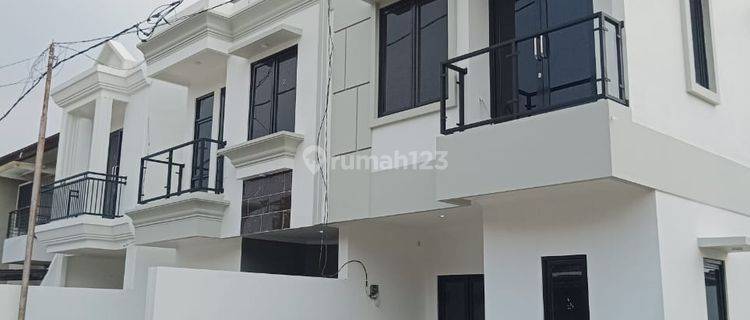 Rumah Mewah 2 Lantai Dekat Stasiun Jati Negara Jakarta Timur 1