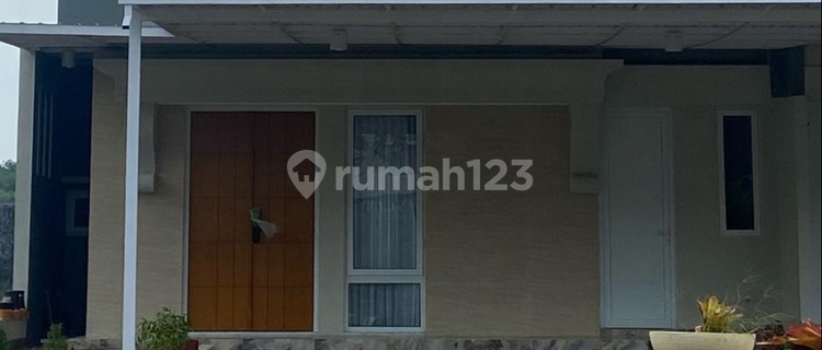 Ready-to-Occupy Luxury House in Victoria Valley Cluster, Citraland Bsb 1