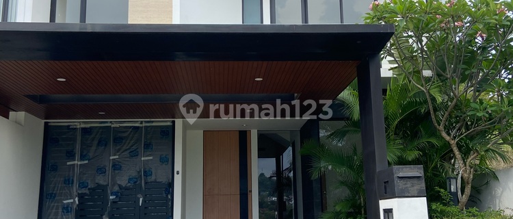 Ready-to-Occupy New House in Graha Candi Golf 1