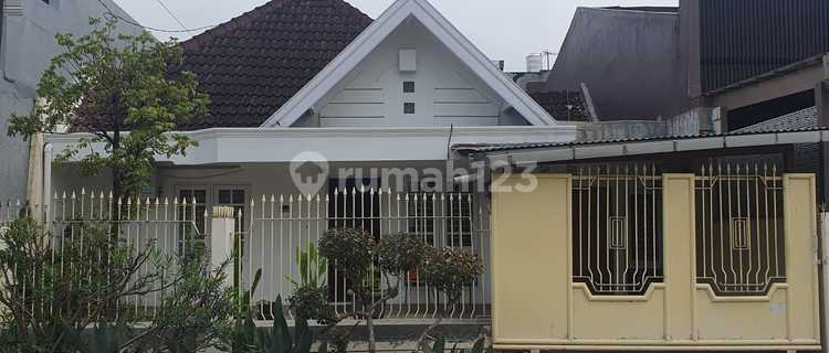 Ready-to-Occupy House Near Ahmad Yani Airport 1