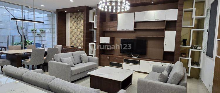 Disewakan rumah bagus, full furnished dan siap huni di Jakarta barat 1