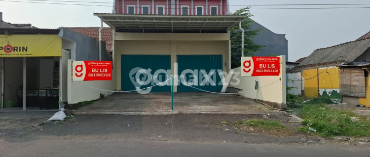 Ready-to-use shophouse in a densely populated strategic location, West Surabaya. 1