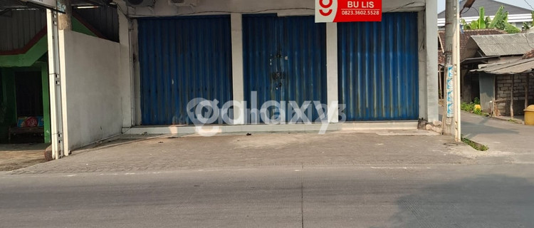 Ready-to-use Zero Road shop house in West Menganti, Surabaya. 1