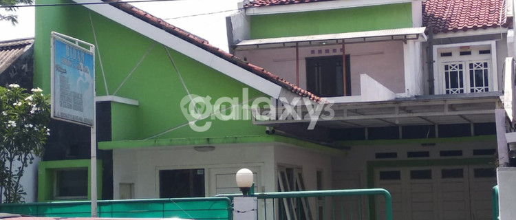 House for business on Jalan Sby Barat, strategic location. 1