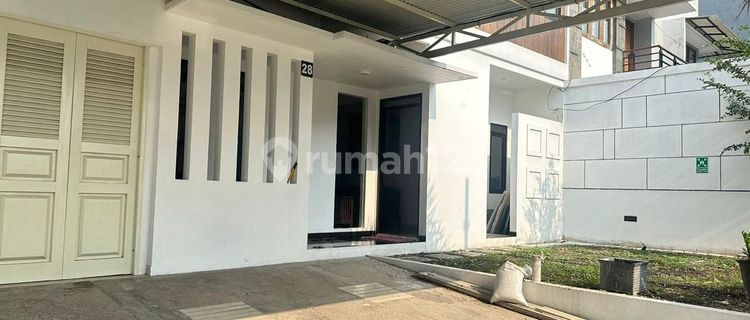 Land Title Certificate. Active D Wing Jl.jakarta Bandung Land area/Building area 452/500 Strategic 1