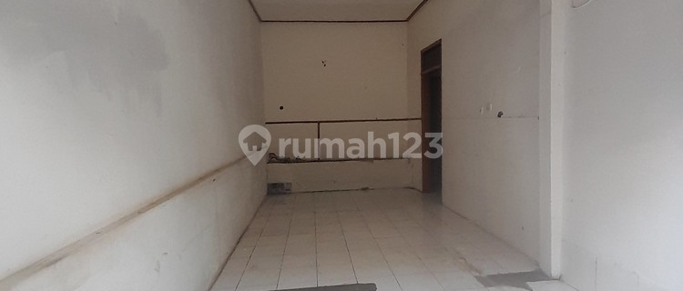 Ruang Usaha Kawasan Padat Univ Telkom 1