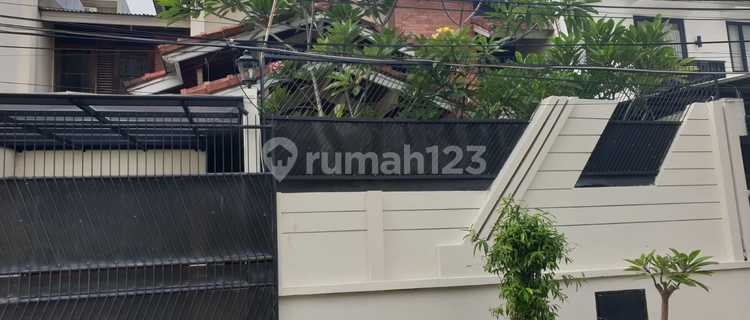 For Rent: Spacious House Near Lebak Bulus MRT, Suitable for Residence or Office 1