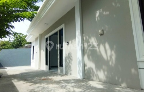 Nice Newly Renovated Furnished House in North Semarang 1
