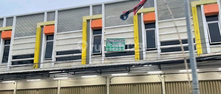 Ruko 2 Lantai Pinggir Jalan Raya Parkir Luas di Semarang Utara 1