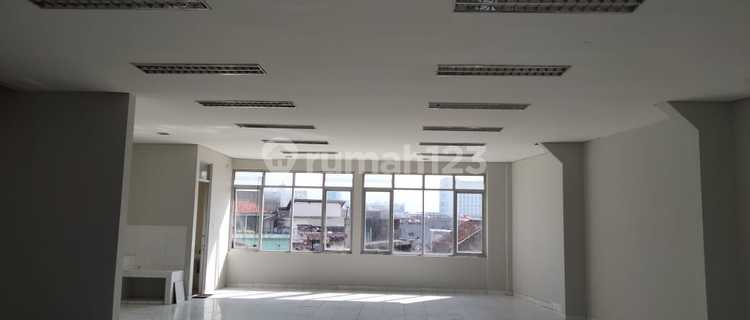 For Immediate Lease: 3-Story Shop House in Jl Pungkur Area, Near ITC Bandung 1