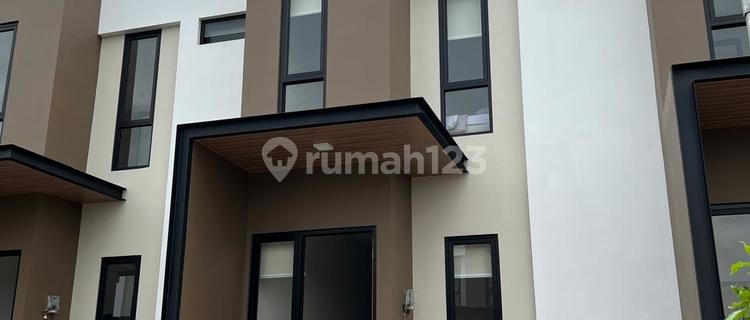 Classic Modern Design House in a Luxury Residential Area with Premium Location Bekasi 1