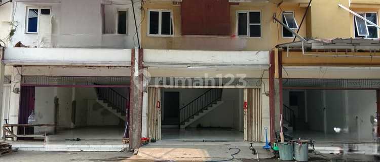 For Sale and Quick Lease, 3-Unit Attached Shophouse in Kaliabang, Bekasi 1
