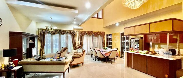 Very Luxurious House in the Strategic Central Jakarta Menteng Area Negotiable 1