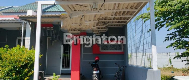 Fully furnished house in East Surabaya 1