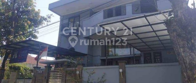 House for Sale by the Main Road in Sumur Batu, Kemayoran. 1