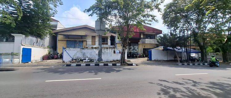 Jual Cepat Gudang Siap Pakai Siap Huni Luas Tanah 30x40 Meter. Lebar Muka 30meter. Lokasi Strategis Pusat Kota Semarang. Dekat Bandara Ahmad Yani. Dekat Pelabuhan Tanjung Mas. Dekat Akses Pantura Arah Jakarta Surabaya. 1