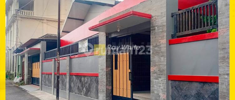 Dijual/Disewakan Rumah Spacious Lebar Depan 17 Meter di Sondakan Laweyan 1