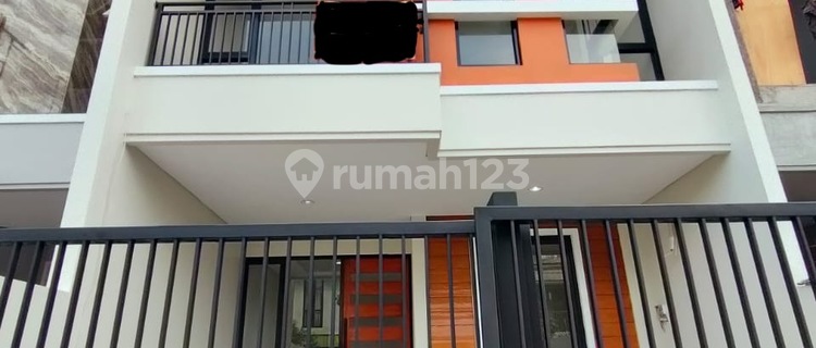 New Beachfront Sunny House, Ready to Move In 1