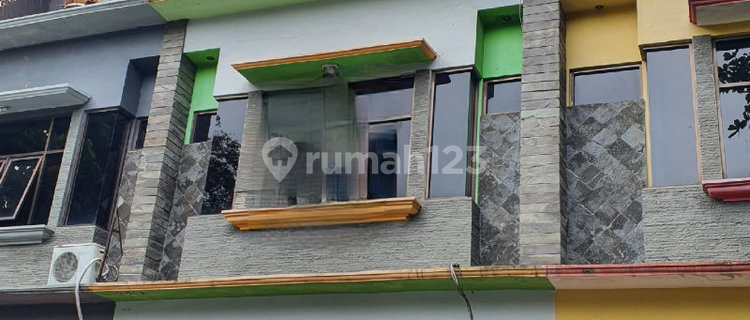 3-Story Ready-to-Use Shop House, Suci Area, Jl Pahlawan, Surapati Bandung 1