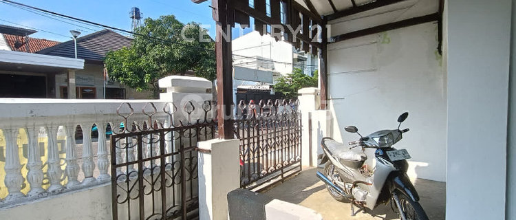 House suitable for business in Margahayu Raya area, Bandung City. 1