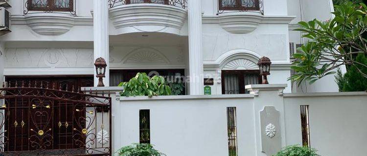 Rumah Mewah Anggrek Loka 1