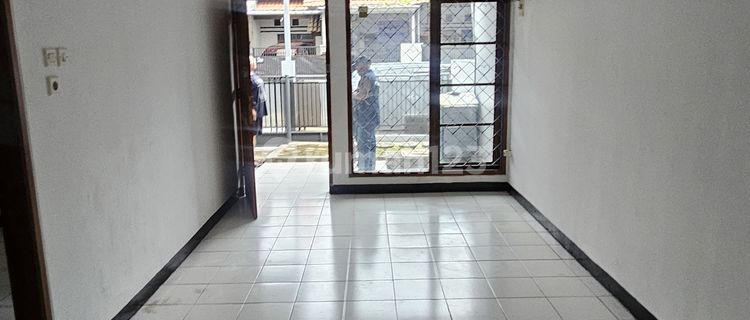 Disewakan – Rumah Minimalis Tki Taman Kopo Indah 5 1