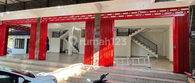 Shop House in a Strategic Location on the Side of the Main Road Sempidi 1