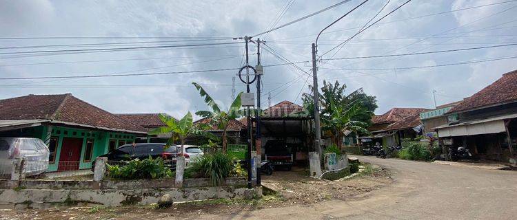 Jual Rumah 325 m2 Halaman Luas Lokasi Strategis di Bojong Purwakarta 1