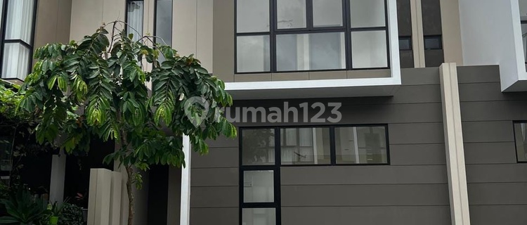 [For Rent] Luxury 2-Story House @Cluster Asya Jakarta Garden City Aeon Mall Cakung, East Jakarta 1