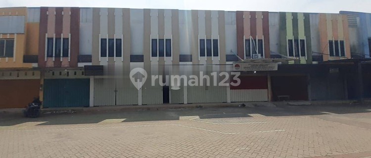 TWO ADJOINING SHOP HOUSES WITH AN INTERNAL CONNECTING DOOR IN BUMI PAPAN SELARAS, WONOAYU, SIDOARJO 1