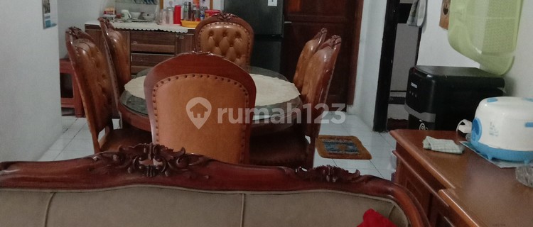 For Quick Sale: Strategic 2.5-Story Boarding House in Sayap Setia Budi 1