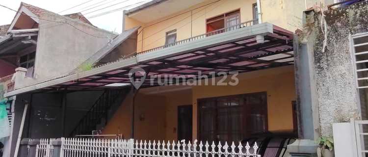 Quick Sale: Car-Accessible Boarding House in North Karasak, Moch Toha 1