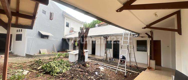 Rumah Disewakan Kawasan Menteng Tenang Sejuk Jakarta Pusat 1