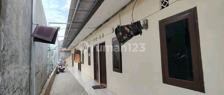 Kos 8 Doors, Jati Melati Near Toll 1