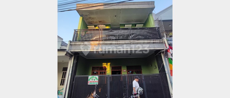 2-Story Boarding House for Sale in Brigif, South Jakarta 1