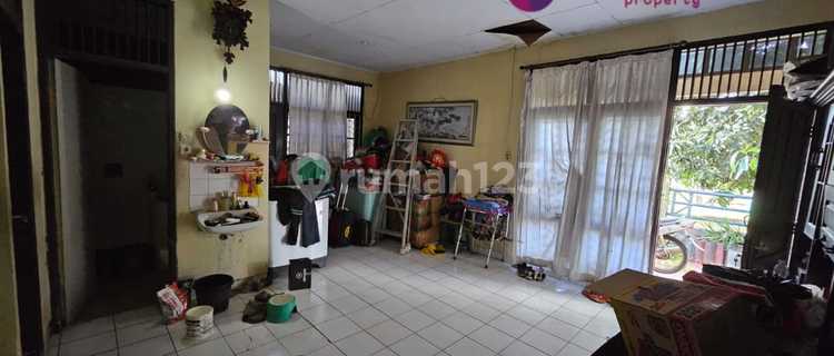 For Rent Corner House in Villa Melati Mas, Greenery Environment and Garage Available 1