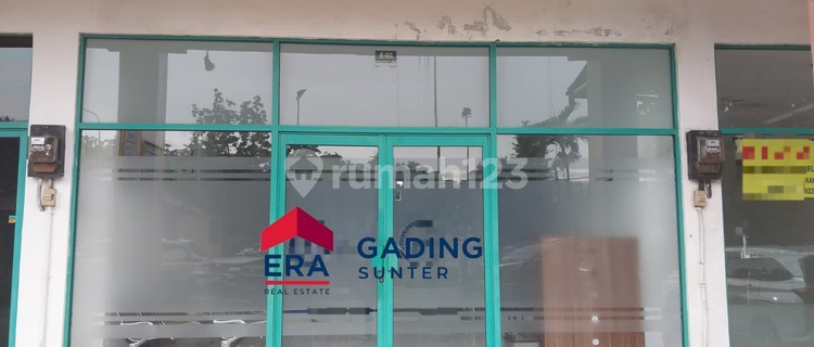 4-Story Shop House for Rent in Cempaka Mas 1