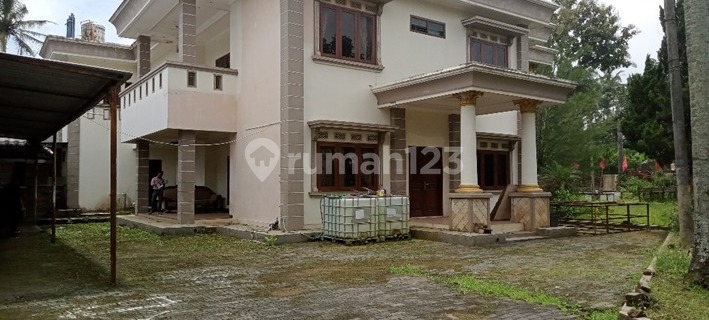 Tanah dengan Bangunan Luas Mewah 1671 M2 di Kabupaten Semarang 1