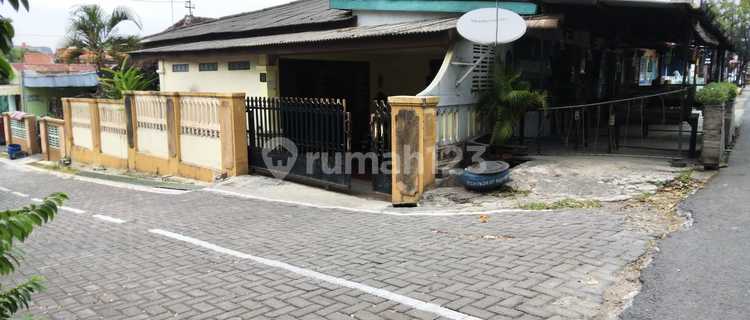 Rumah Besar Di Jalan Lemah Gempal 1