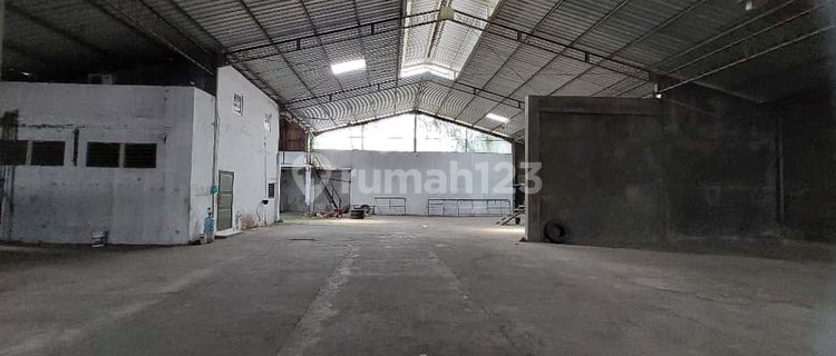 Gudang Luas, Ada Kantor. Siap Pakai 1