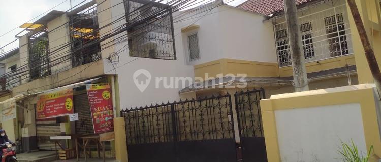 Kos Kos For Sale Strategic Location Near UI Campus and Pondok Cina Station Depok 1