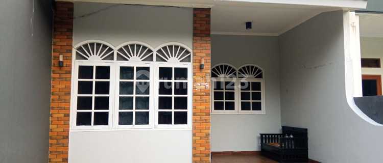 Disewakan Rumah di Tole Iskandar Depok Dekat Stasiun Depok 1