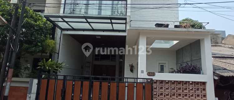 DIJUAL RUMAH 2 LANTAI STRATEGIS DI PONDOK BAMBU, JAKARTA TIMUR - SHM 1