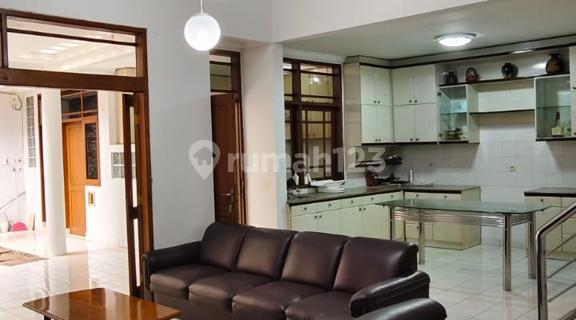 For Rent. Spacious And Comfortable Furnished House Near Pasteur Area, Bandung. 1