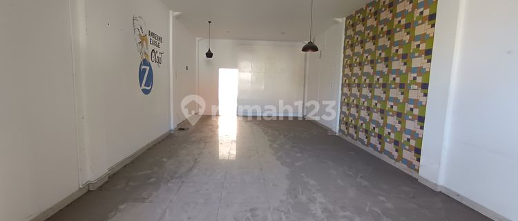 Shop house for rent in downtown Cirebon, strategic location. 1