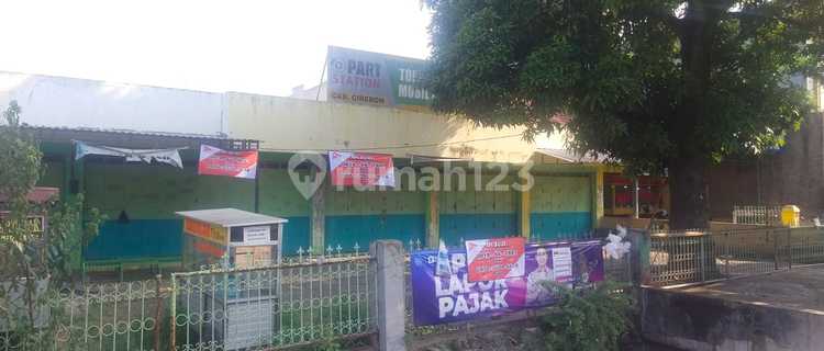 Downtown Cirebon Tuparev Street shop house, negotiable price. 1