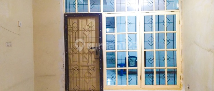 Rumah Terawat Pinggir Jalan Utama Dewi Sartika, Dekat Tegal Lega 1