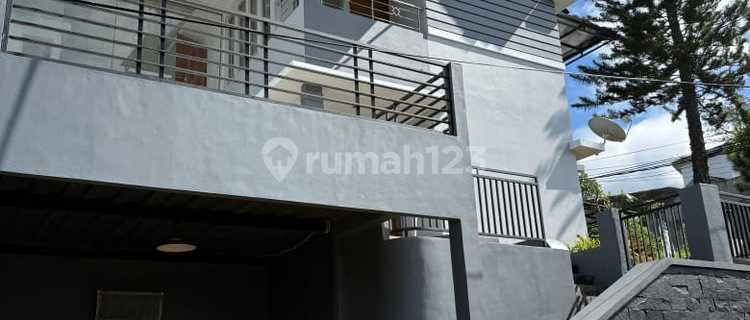 2.5-Storey City View House at Buana Hilltop Residence 1