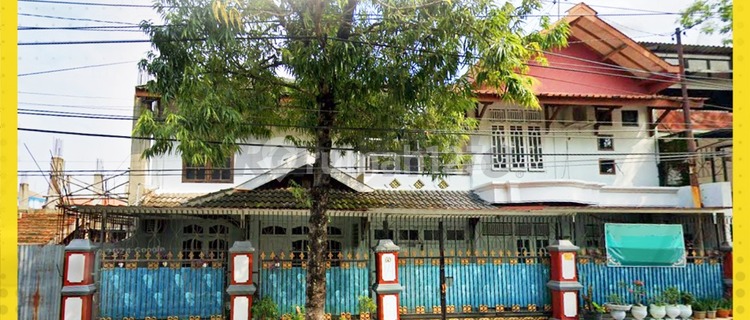 Potential Large Boarding House on Kyai H. Masykur Street, Jebres, Solo. 1