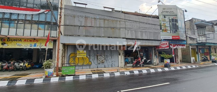 For Rent 2-Story Shop House in a Strategic Location on Pemuda Street, Magelang City 1